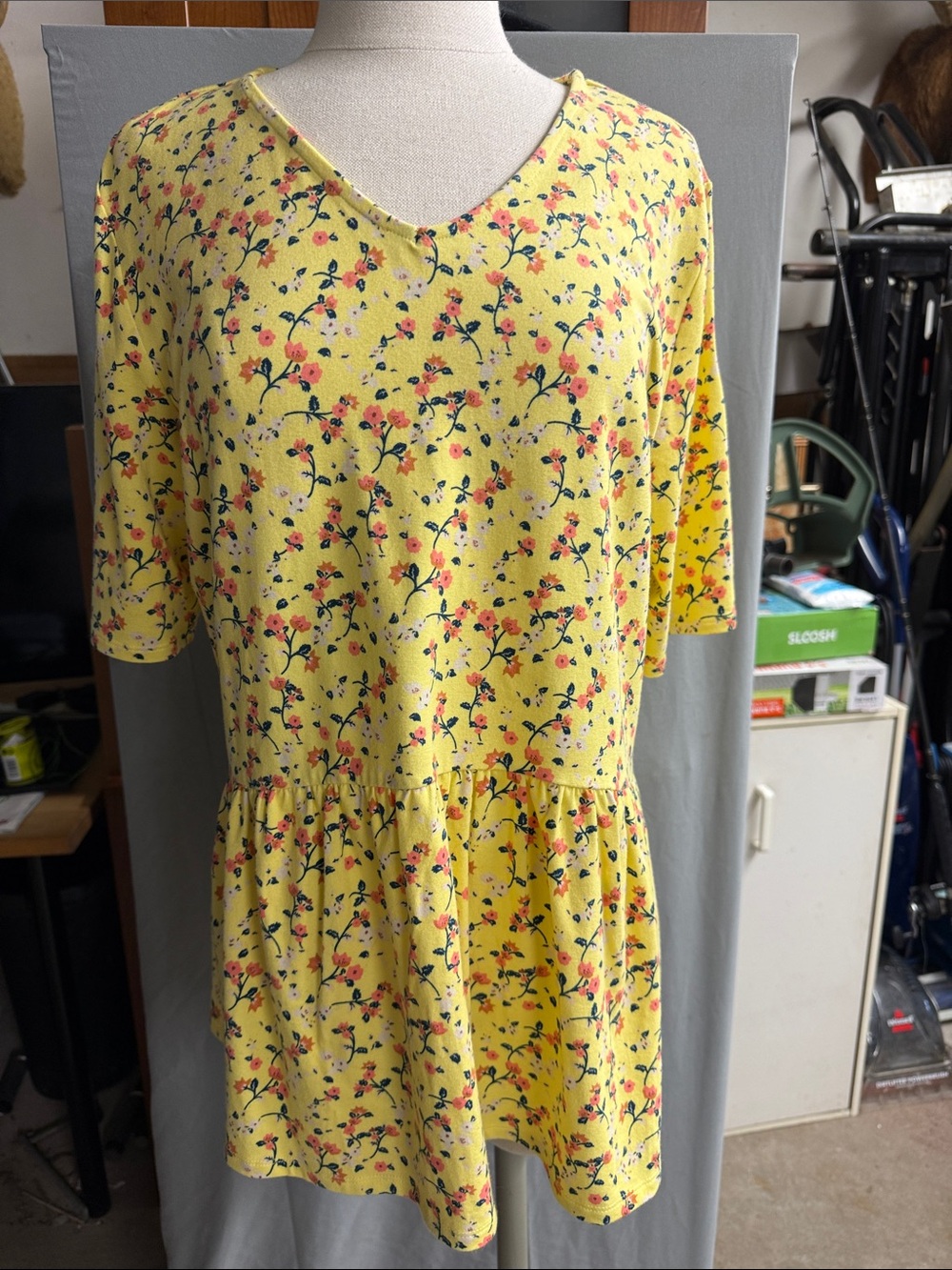 Denim & company Yellow Floral V-Neck peplum top